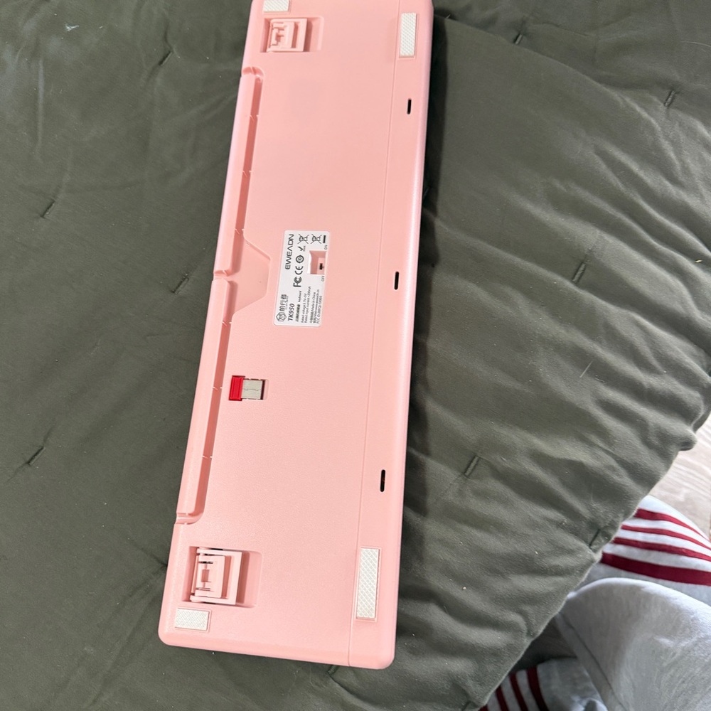 Pink Retro Round Keycap Keyboard - Picture 3 of 5